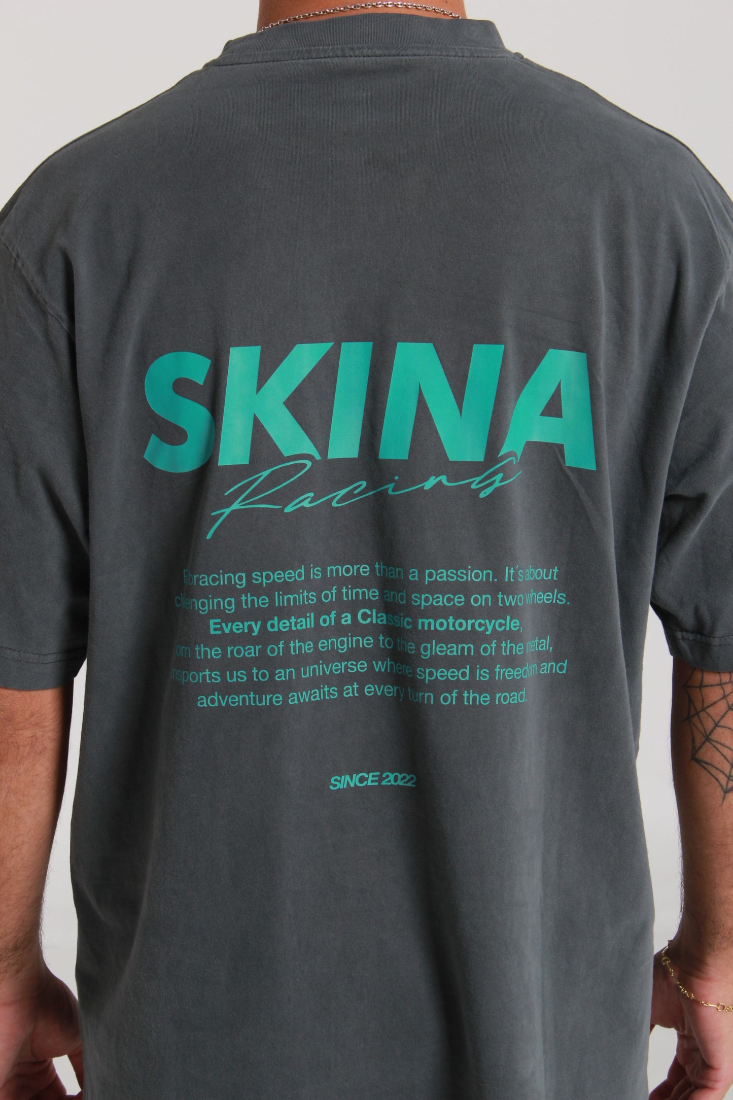 RACING TEE.